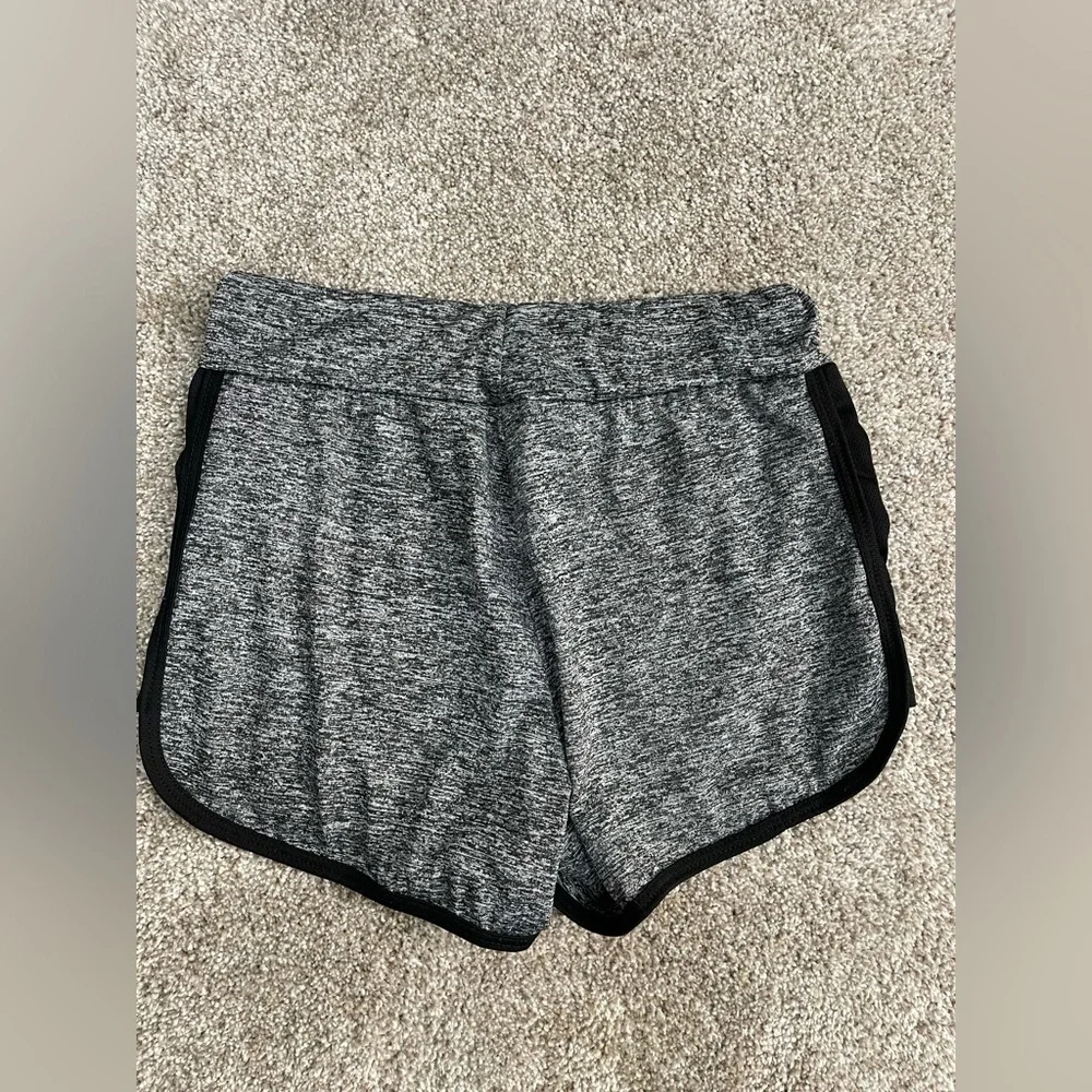 Nike Girls youth Heathered Gray and Black Athletic Shorts L/XL